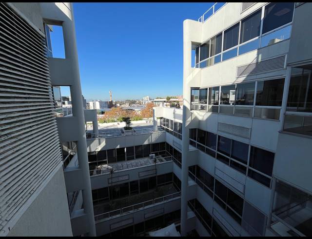 76.20M² OFFICE TO LET IN CLAREMONT